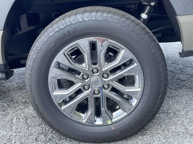 New 2026 Gray Ford King Ranch image 7
