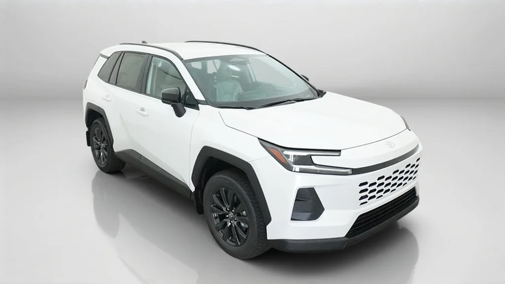New 2026 Wind Chill Pearl Toyota XLE Premium image 5