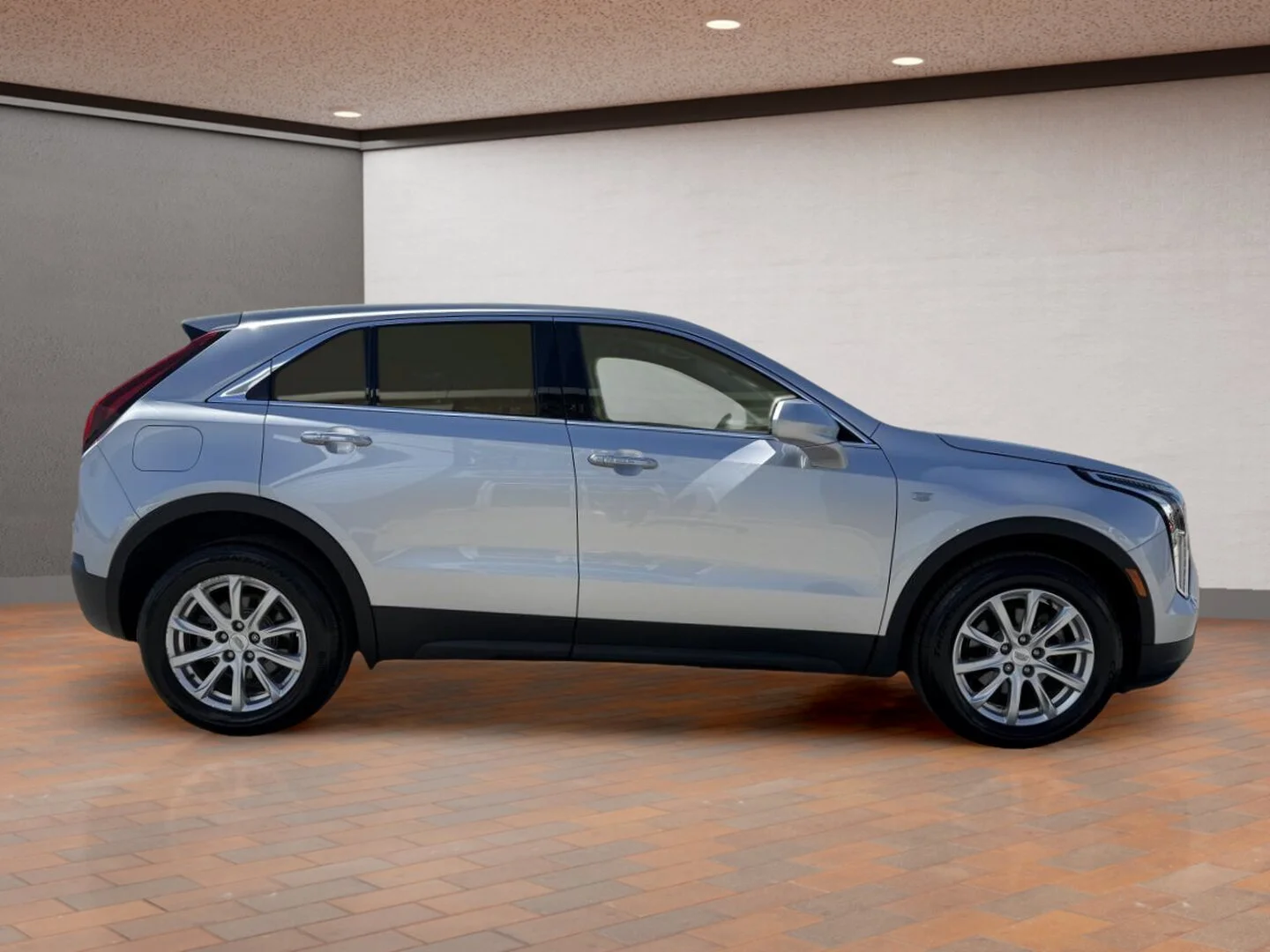 Used 2019 Silver Cadillac Luxury Fwd image 6