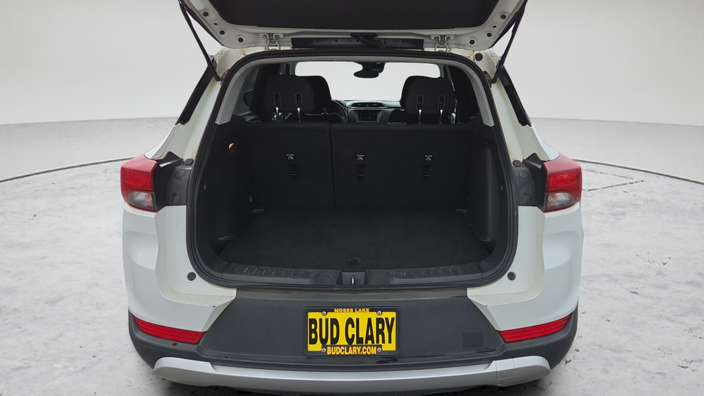 Used 2023 White Chevrolet LT image 21
