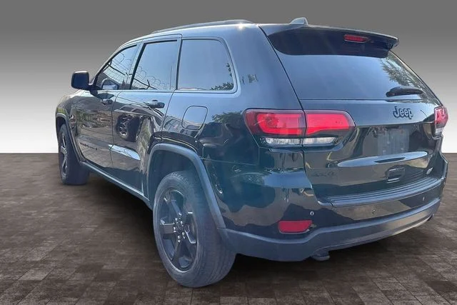 Used 2019 Black Jeep Laredo image 4