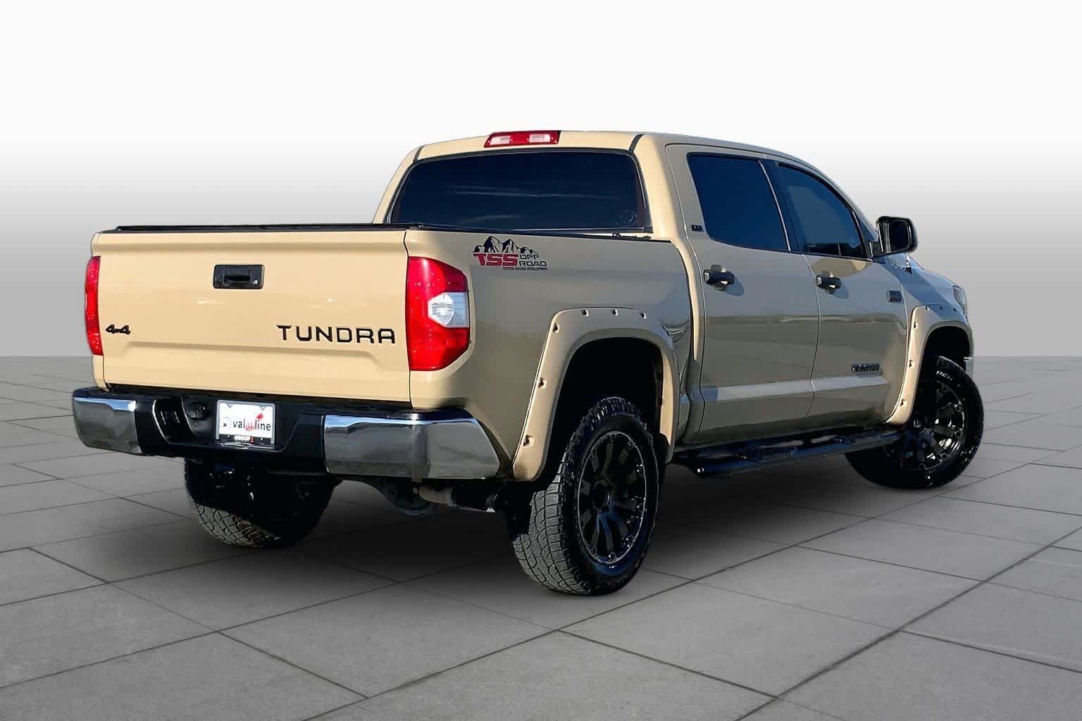 Used 2018 Quicksand Toyota SR5 image 12