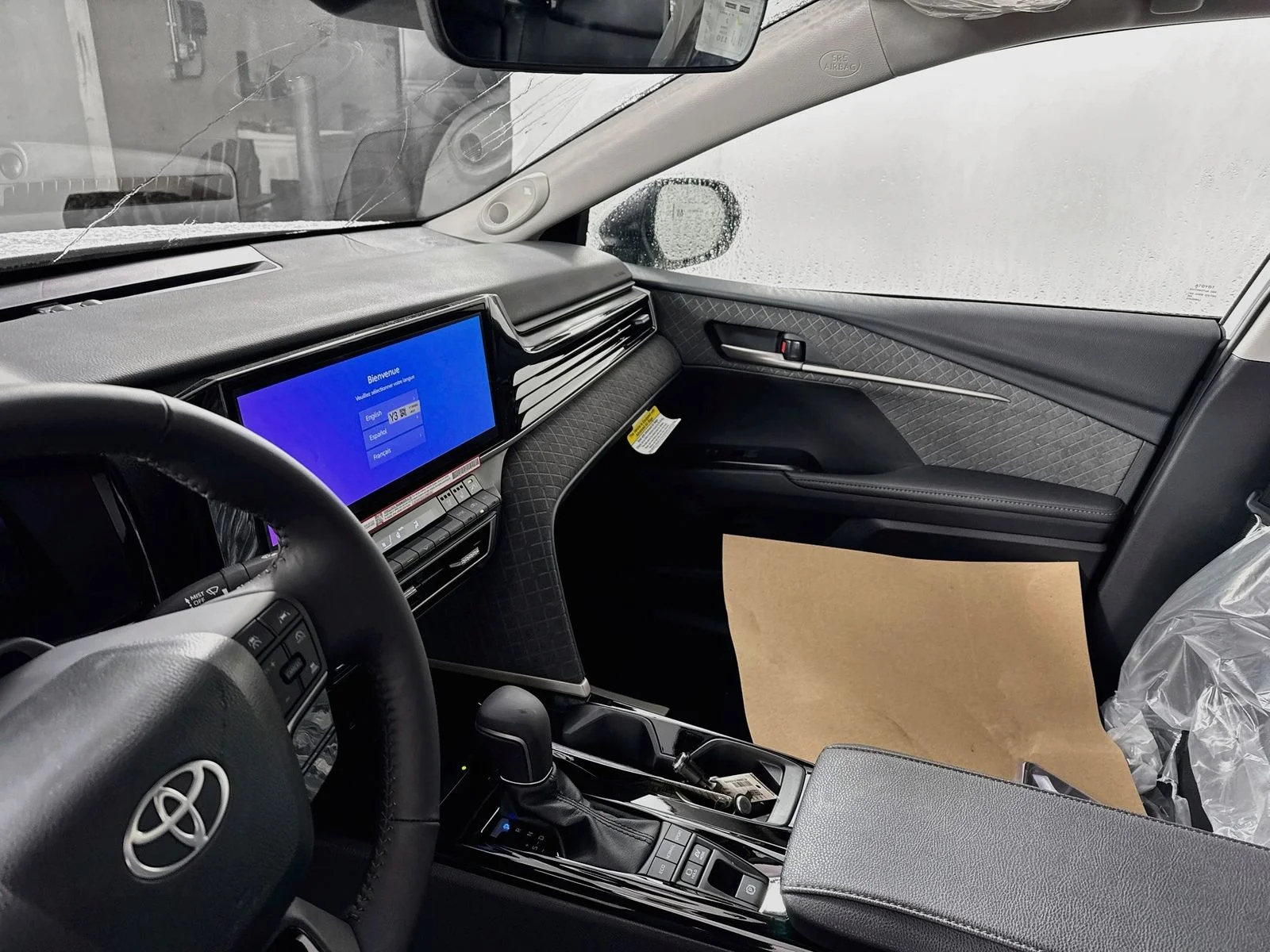 New 2026 Wind Chill Pearl <sup>1</sup> Toyota  XLE AWD image 5