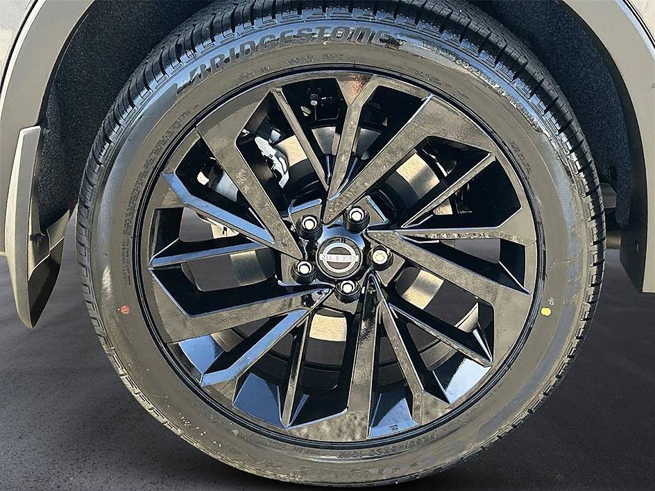 Used 2026 Moonrock Gray Nissan SL image 7