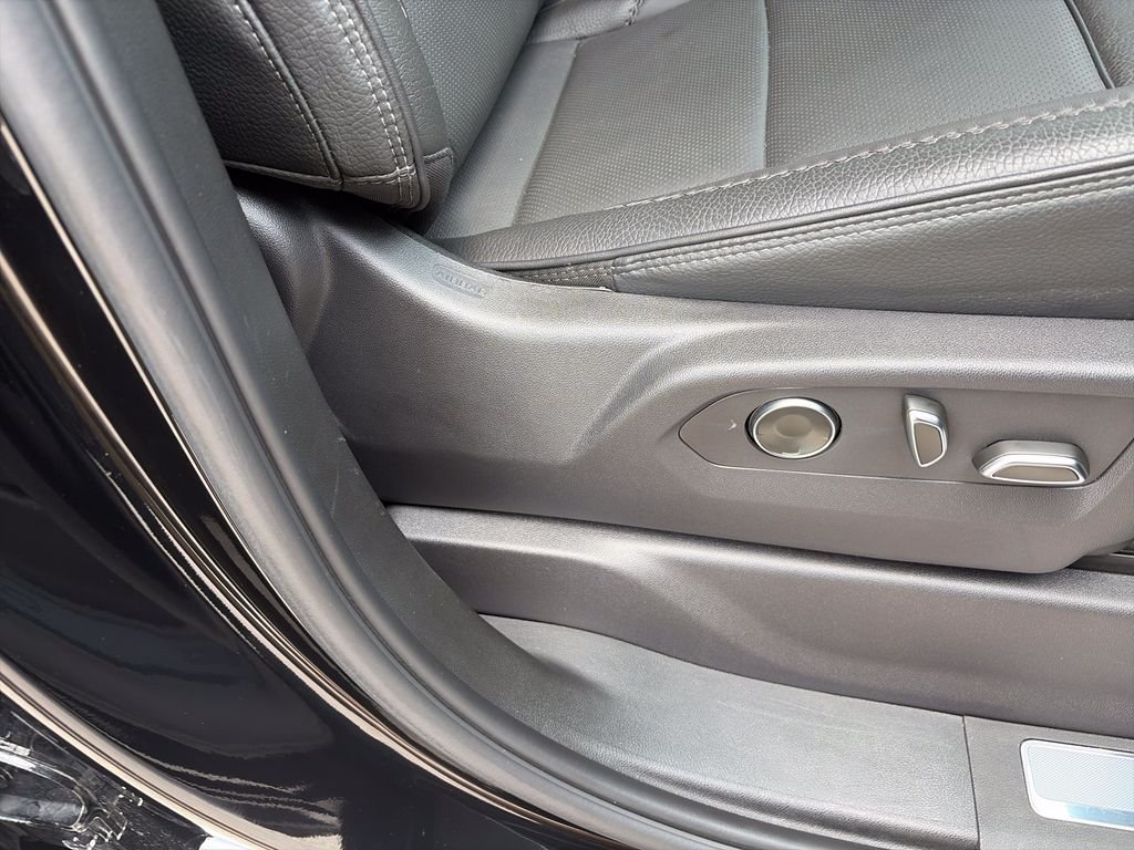 Used 2024 Black GMC Denali image 32