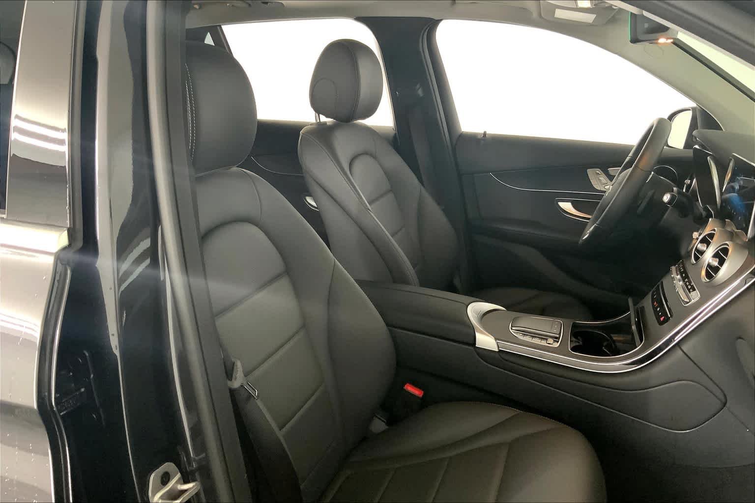 Used 2021 Graphite Grey Metallic Mercedes-Benz GLC 300 image 8