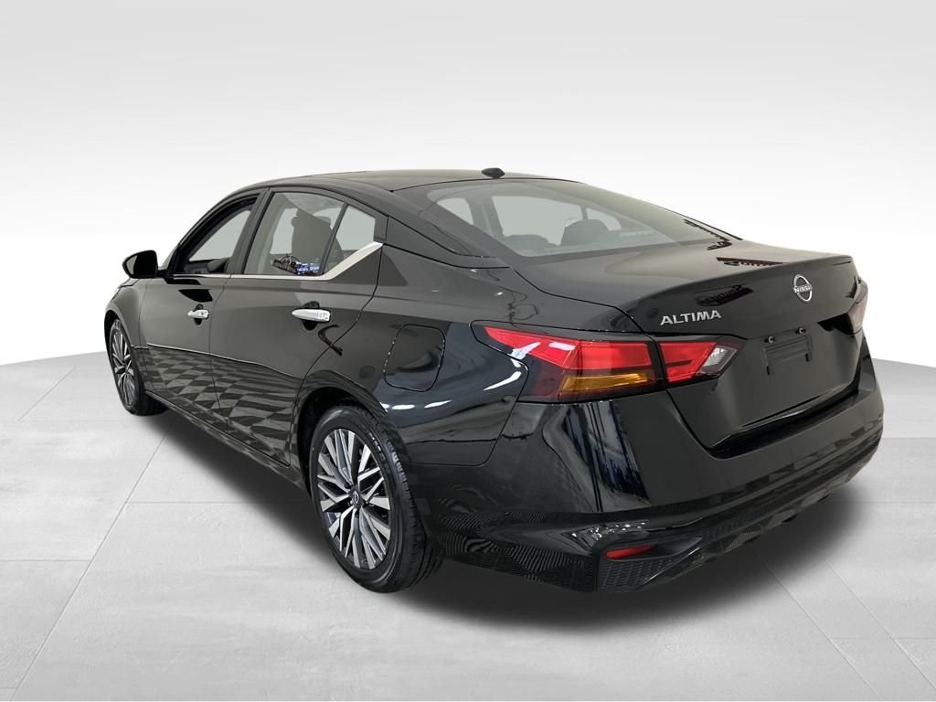 2023 Nissan Altima SV