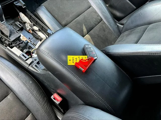 Used 2018 Gray Jeep Altitude image 41