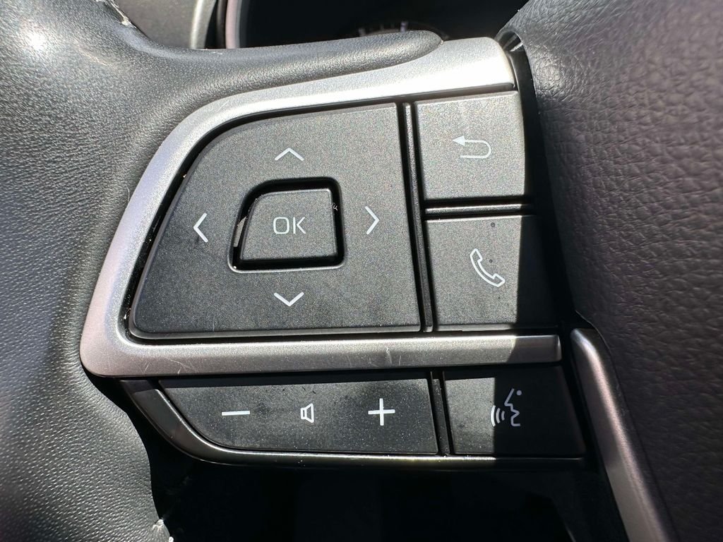 Used 2024 Silver Toyota XLE image 38