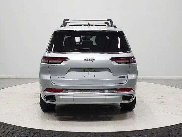 Used 2023 Silver Jeep Overland image 6