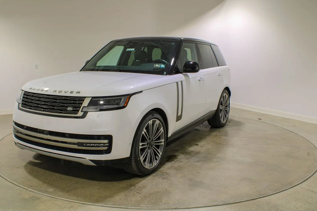 2026 Land Rover Range Rover 3.0 SE SWB's photo