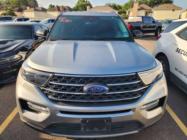 Used 2023  Ford XLT image 2