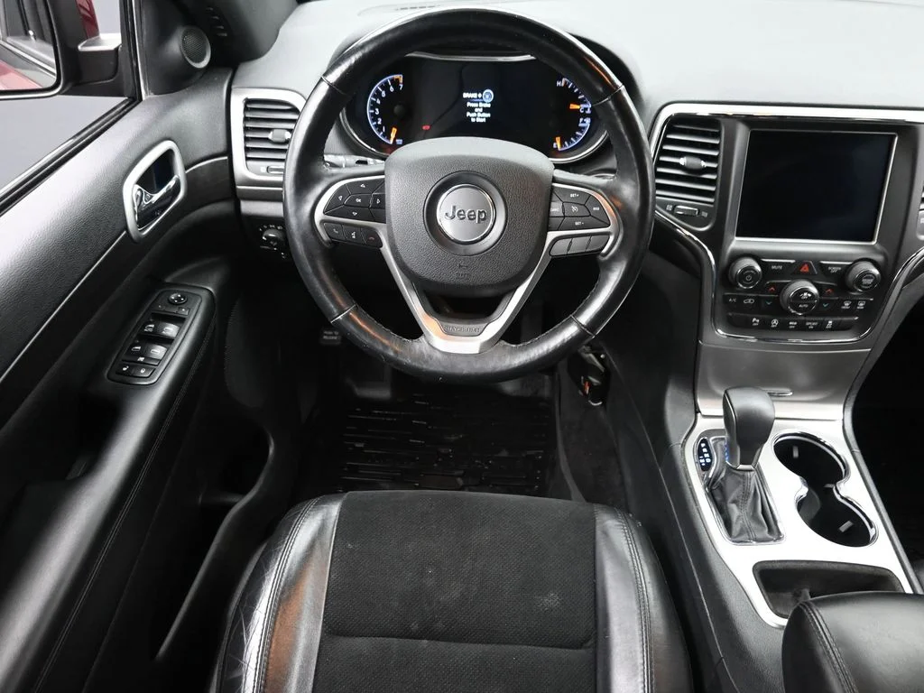 Used 2018 Red Jeep Altitude image 15