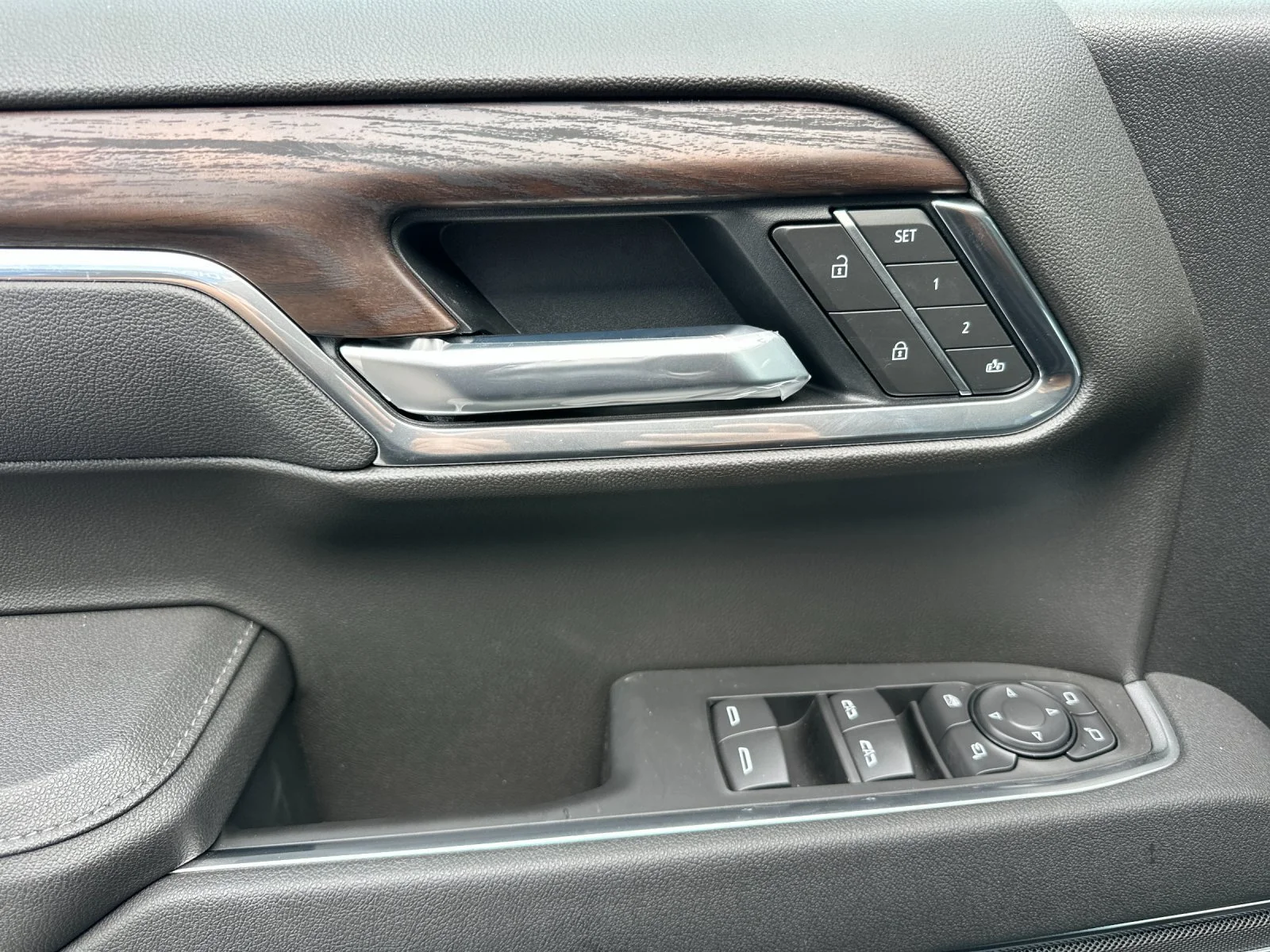 New 2026 Onyx Black GMC SLT image 10