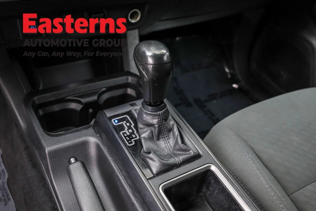Used 2020 White Toyota SR image 13