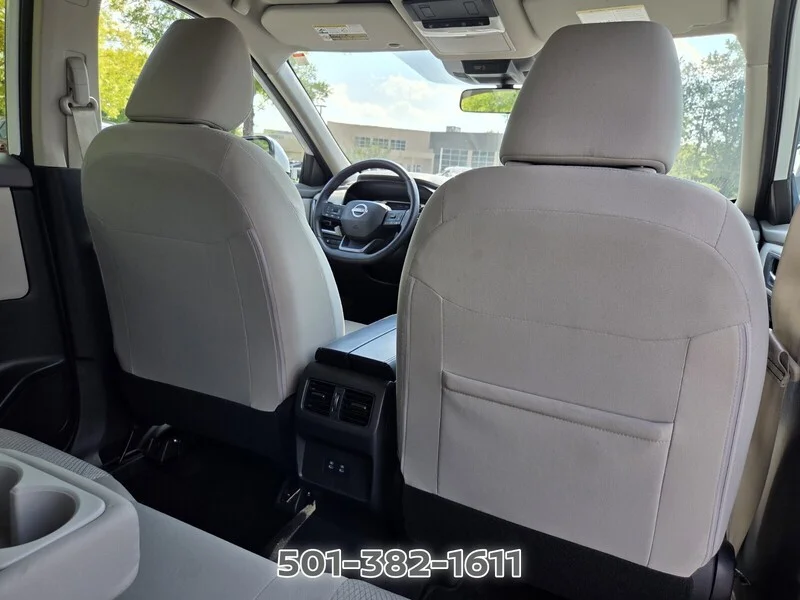 Used 2025 White Pearl NISSAN AWD SV image 20