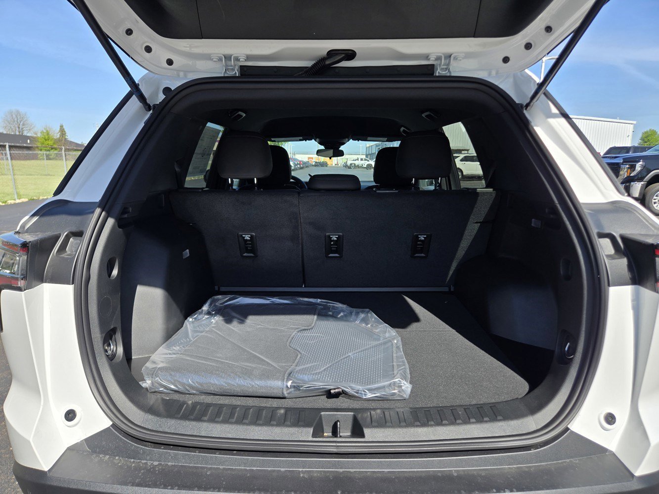 2026 Chevrolet Equinox LT - Photo 21