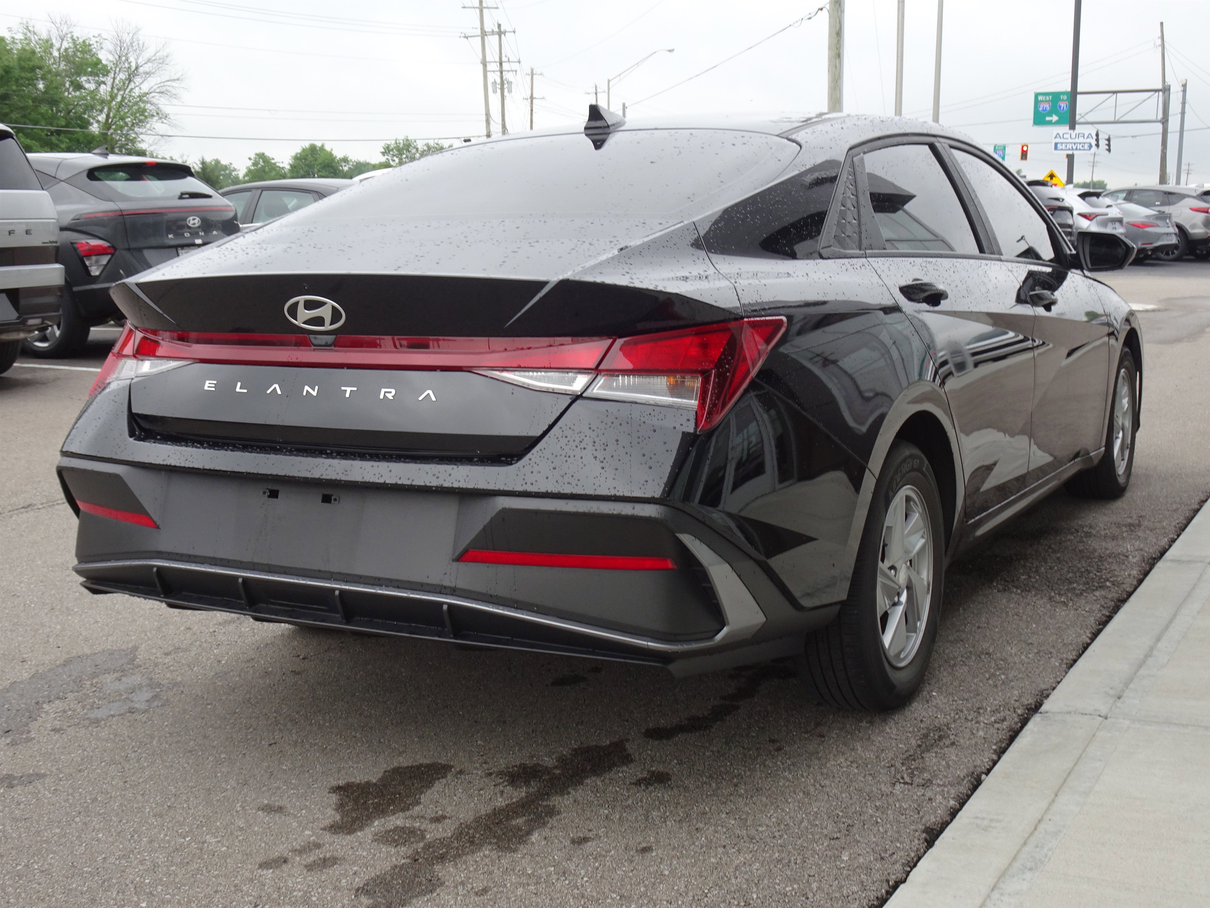 Certified Used 2024 Abyss Black Hyundai SE image 5