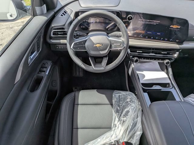 New 2027 Summit White Chevrolet LT image 17