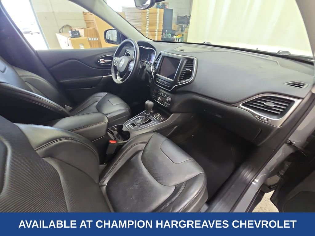 Used 2021 Gray Clearcoat Jeep Latitude Lux image 37