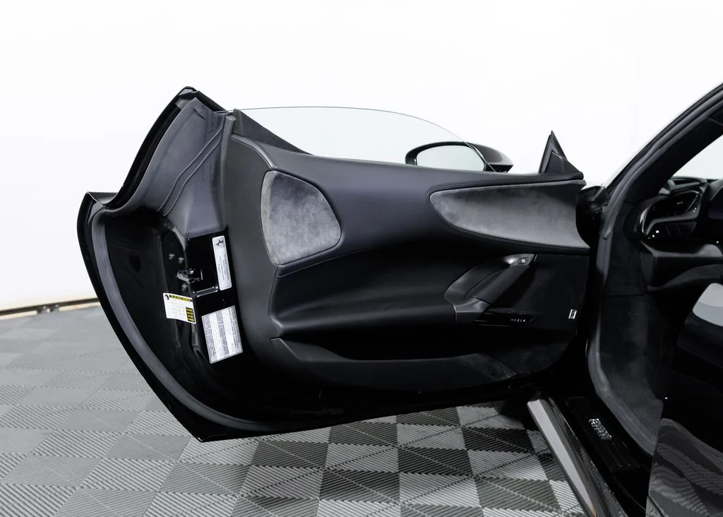 Certified Used 2022 Nero Ferrari Base image 17