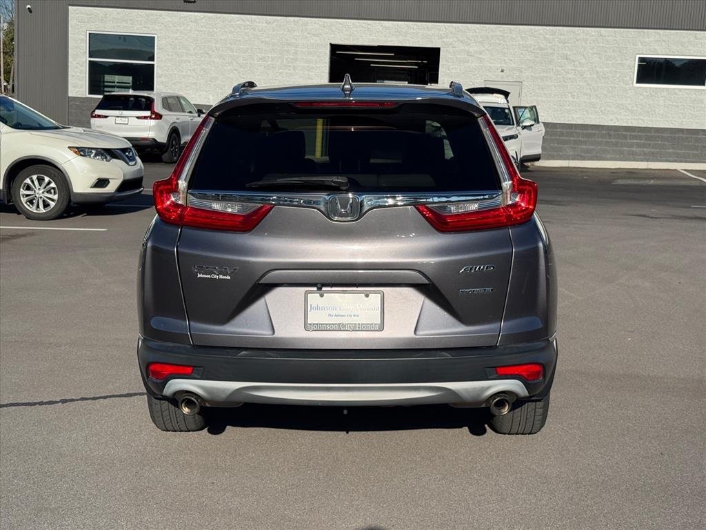 Used 2018 Modern Steel Metallic Honda Touring image 5