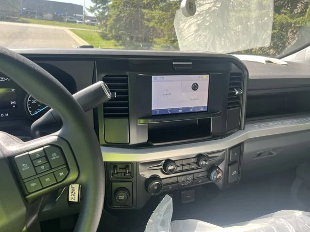 2025 Ford F-550 Super Duty Chassis Cab XL - Photo 38