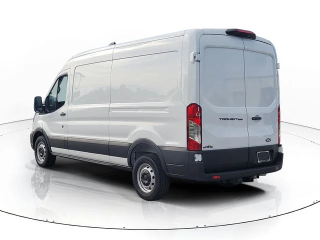 New 2026 Oxford White Ford Base image 7