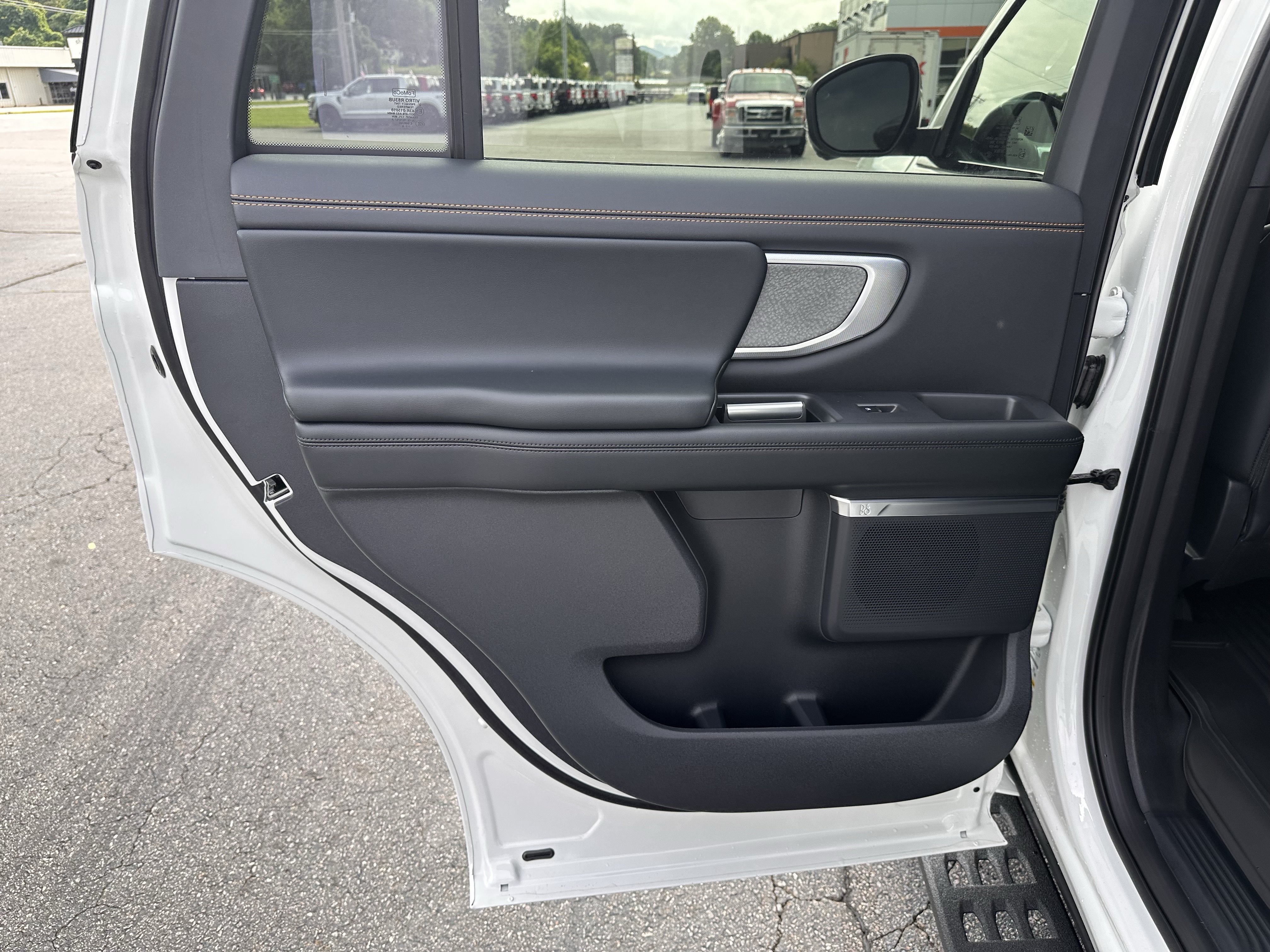 New 2027 Star White Metallic Tri-Coat Ford Tremor® image 11