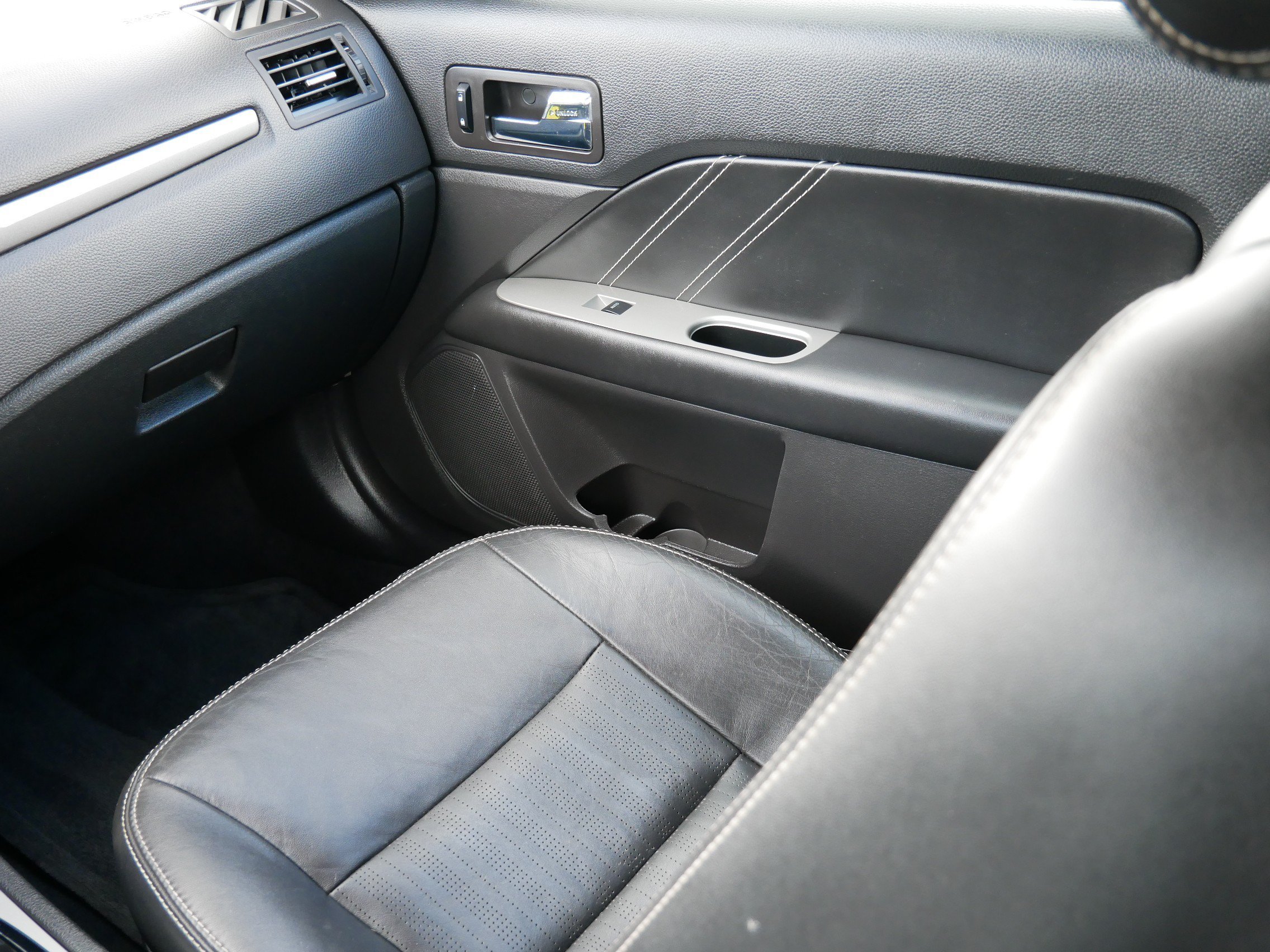Used 2012 White Ford SPORT image 17