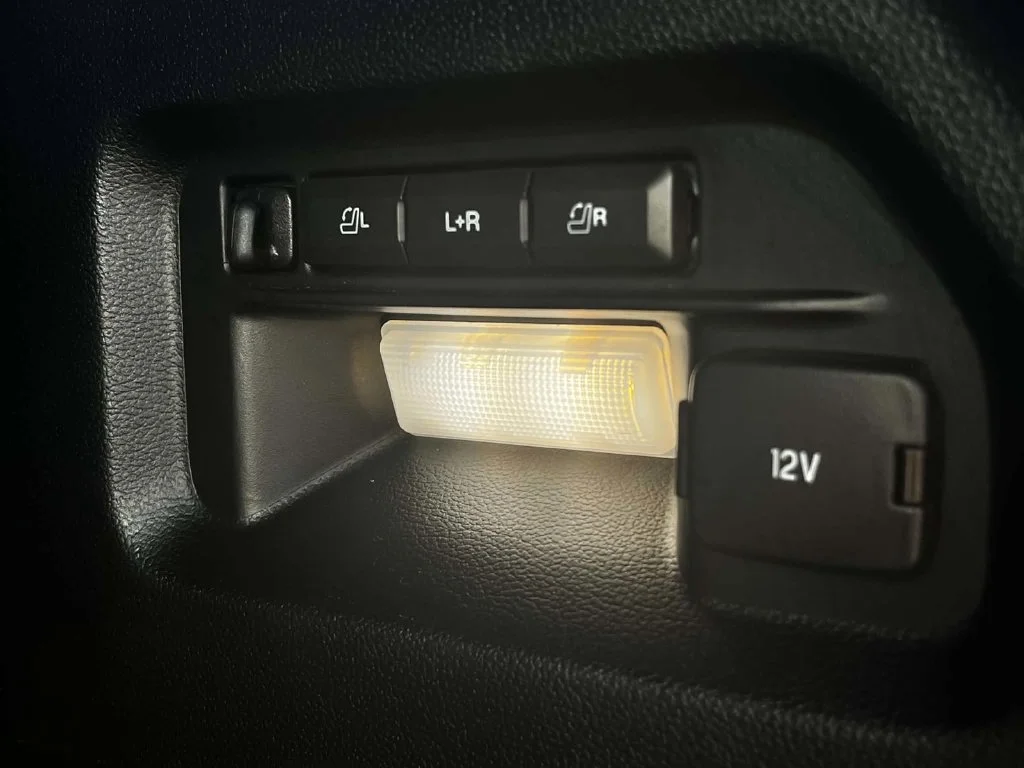 Used 2020 White Ford Platinum image 27