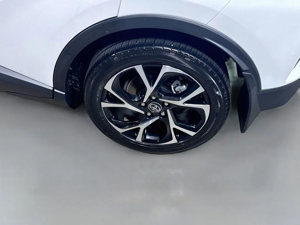 Used 2022 Wind Chill Pearl Toyota XLE image 9