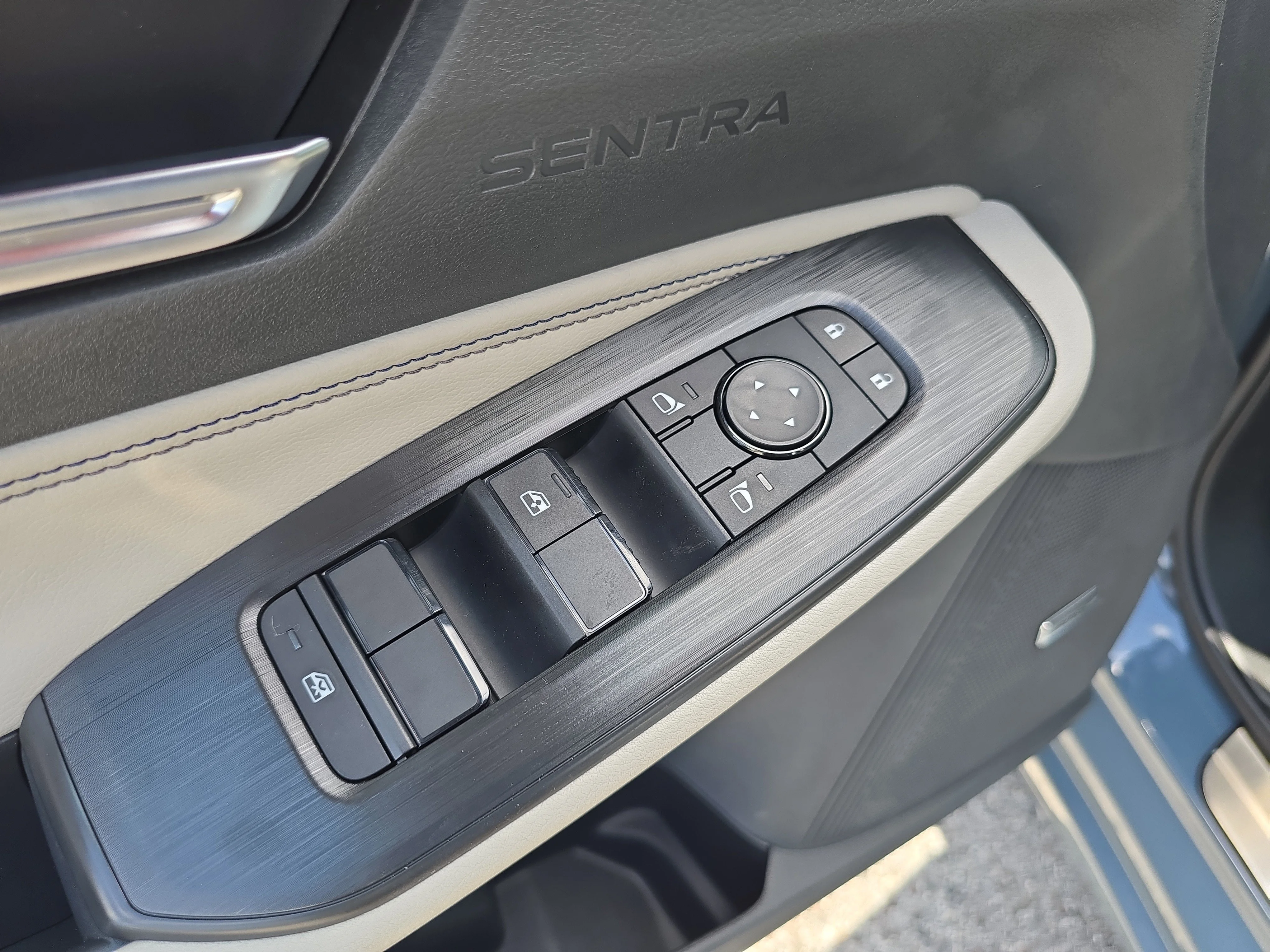 New 2026 Atlantic Gray Metallic Nissan SL image 19