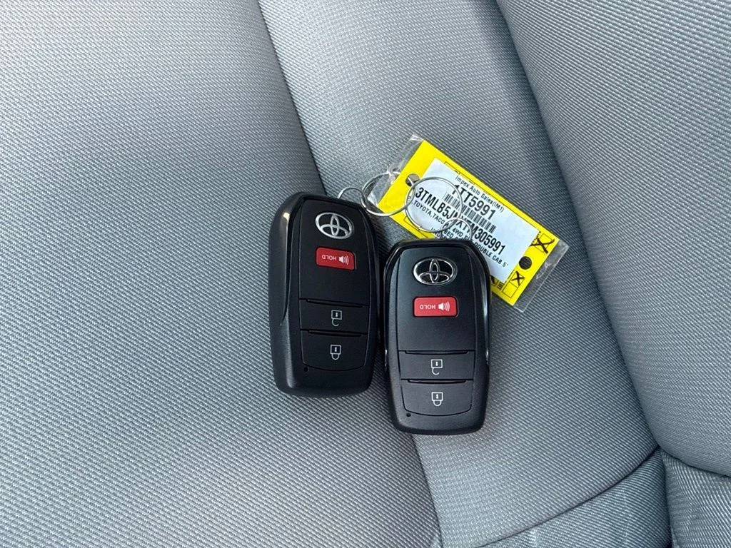 Used 2026  Toyota SR5 image 32
