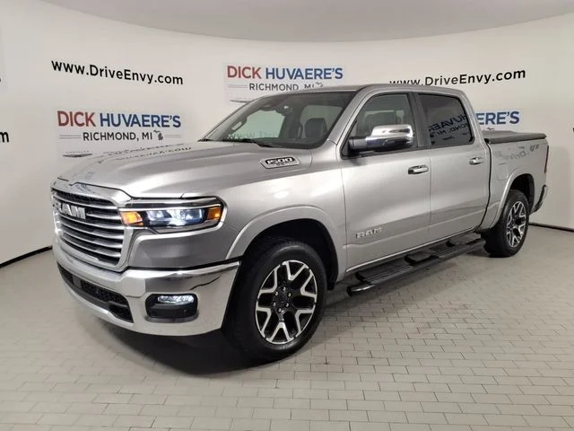 2025 RAM 1500 Laramie 4x4 Crew Cab 5'7's photo