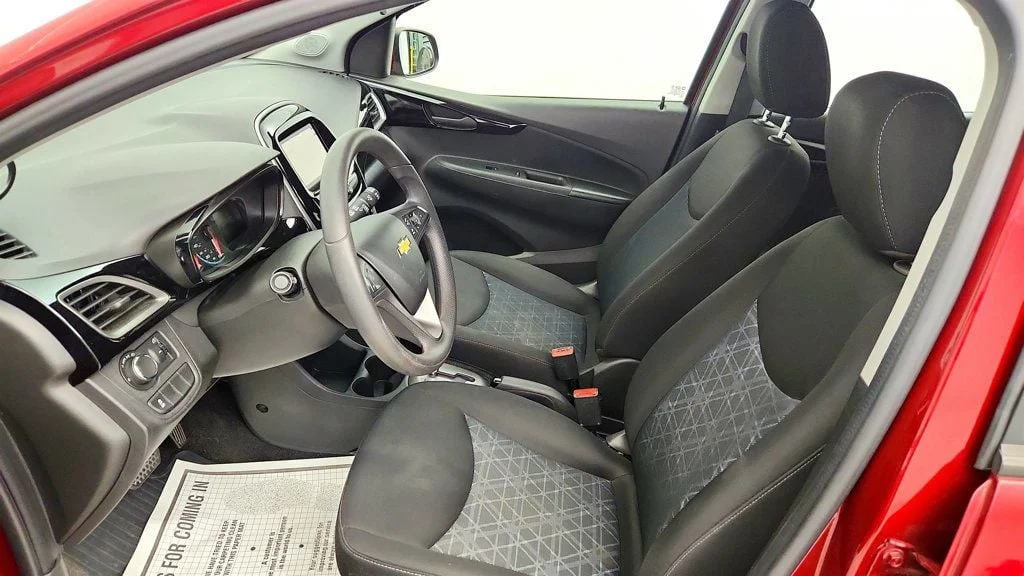 Used 2022 Crimson Chevrolet 4dr Hatchback CVT 1LT image 19