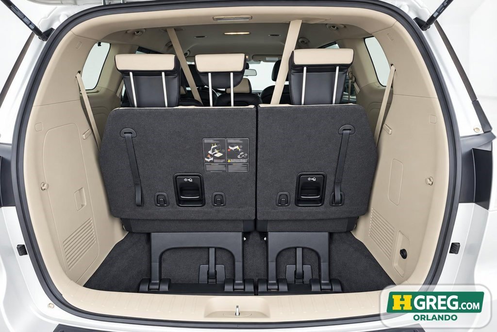 Used 2020 Silky Silver Kia EX image 14