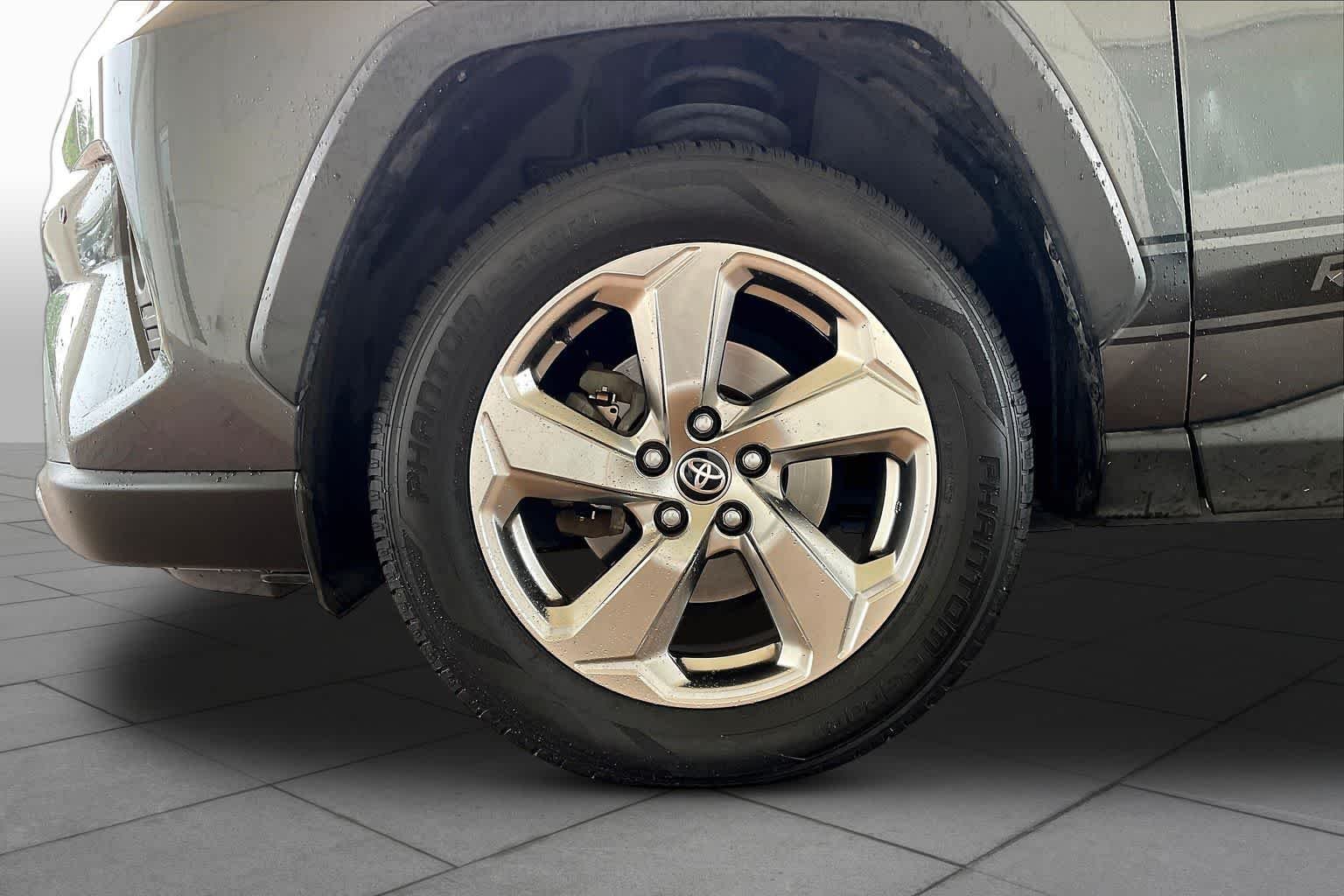 Used 2020 Magnetic Gray Metallic Toyota Hybrid Limited image 10