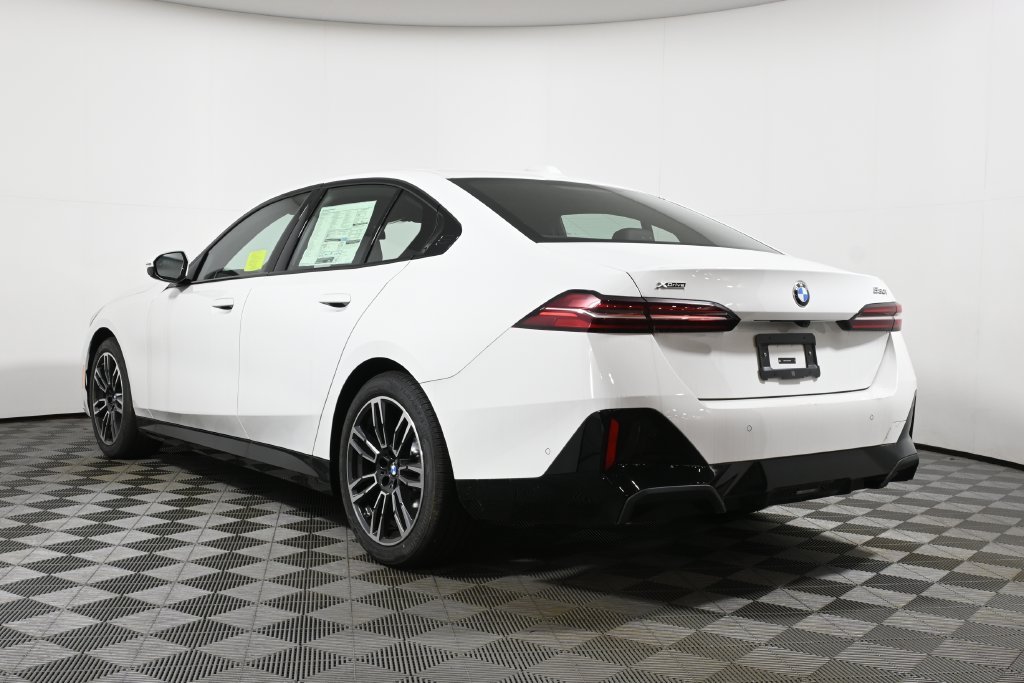 2026 BMW 5 Series 530i - Photo 5