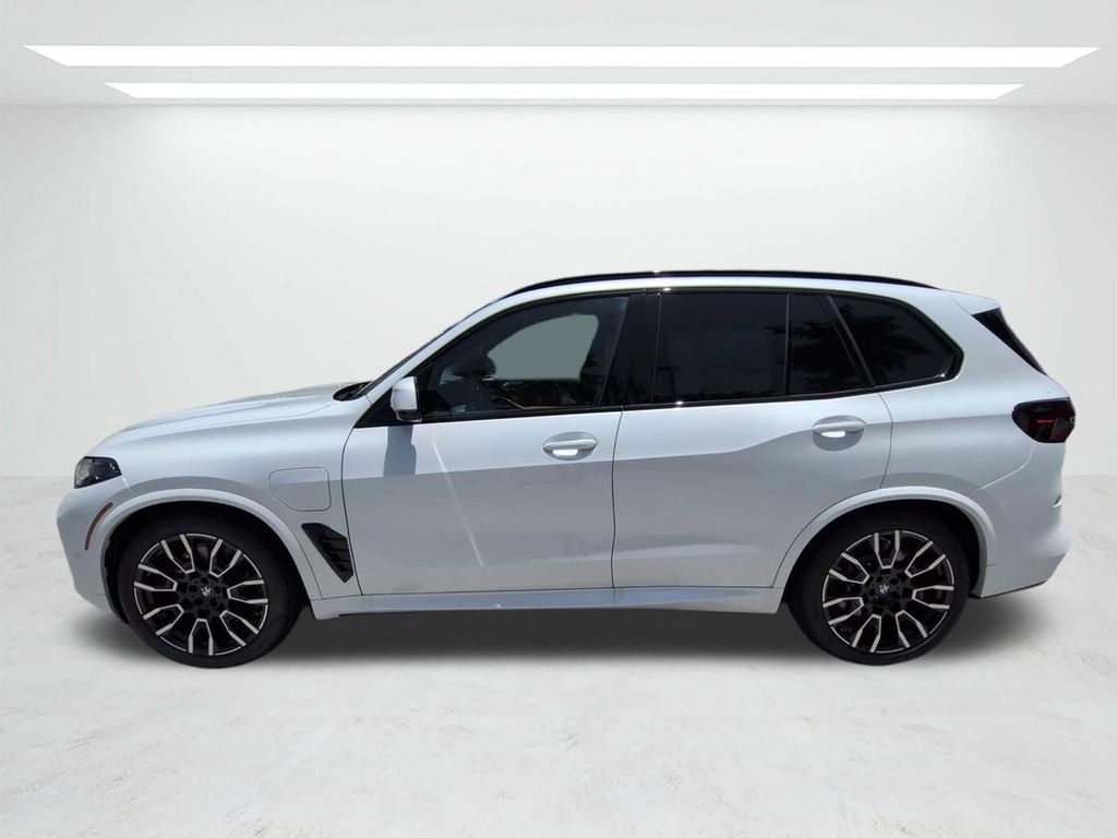 New 2026 Mineral White Metallic BMW xDrive50e image 7