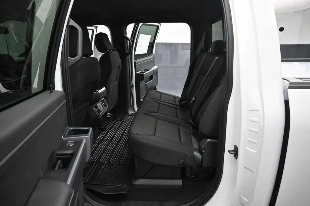 New 2026 Oxford White Ford XLT image 19