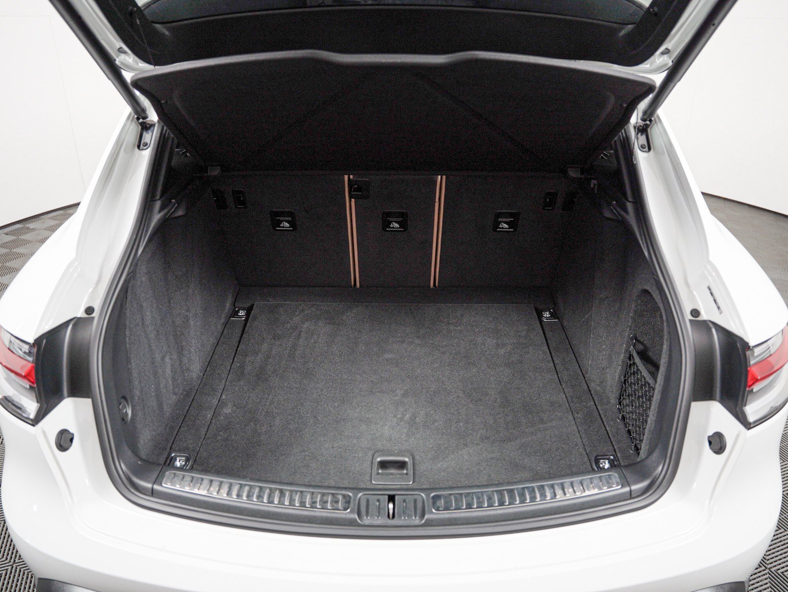 Certified Used 2024 White Porsche  image 27