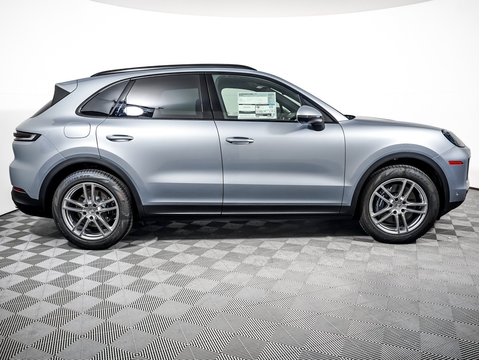 New 2026 DOLOMITE SILVER Porsche  image 9