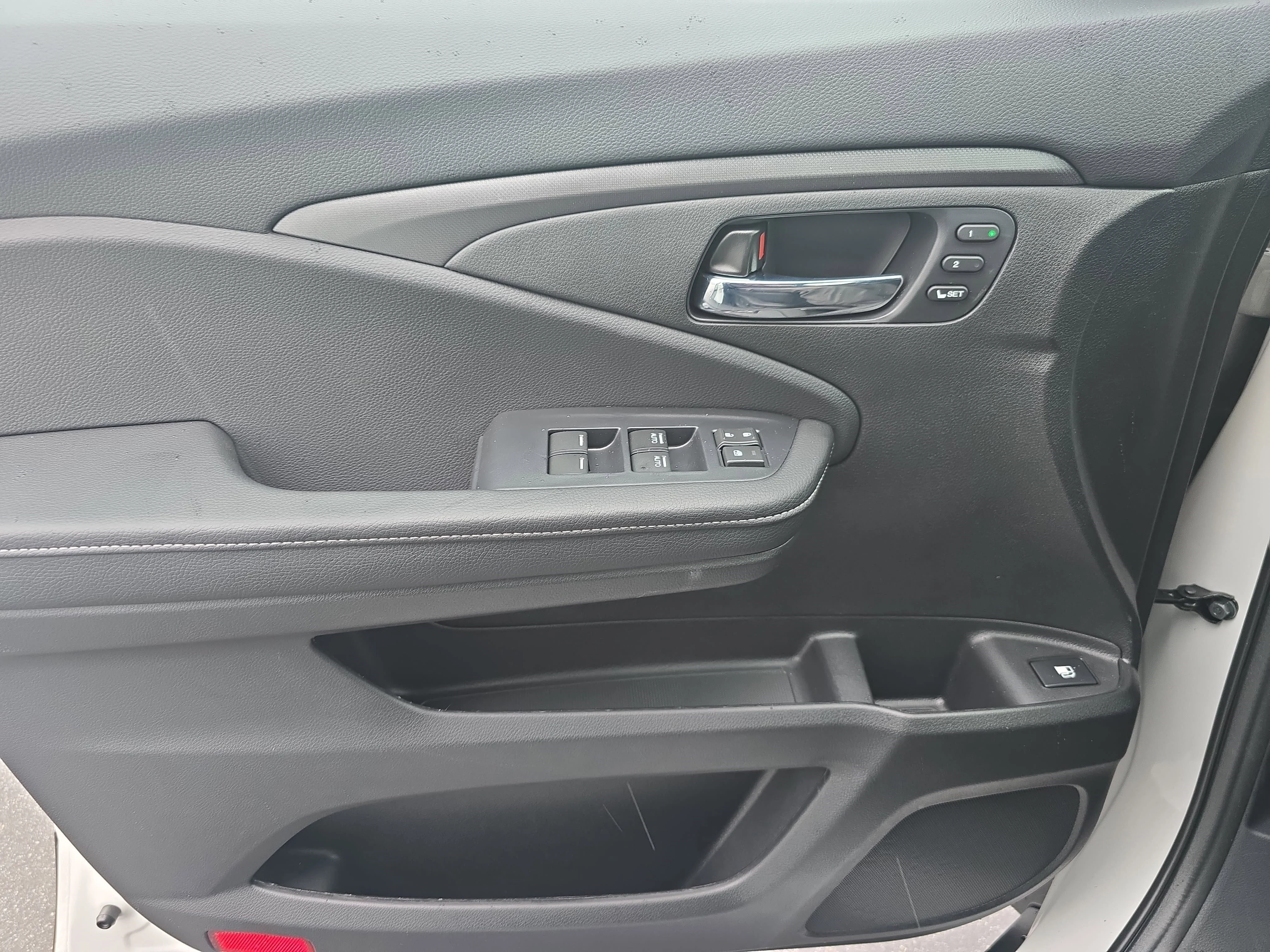 New 2026 Platinum White Pearl Honda RTL image 25