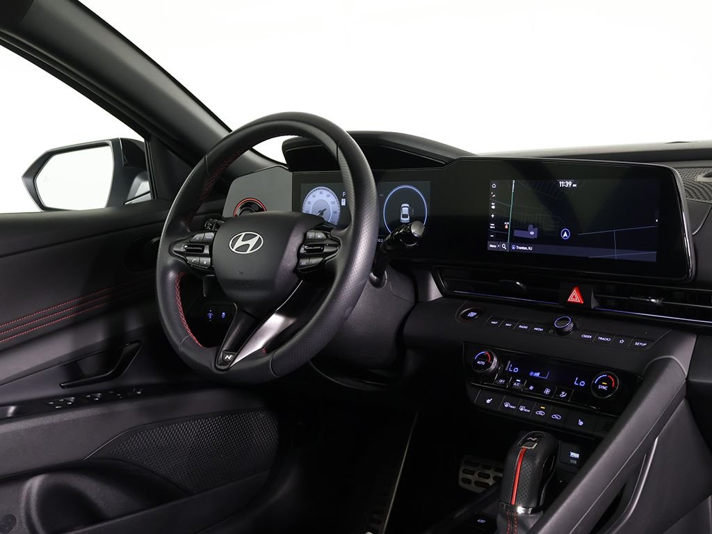 2025 Hyundai Elantra N Line - Photo 28