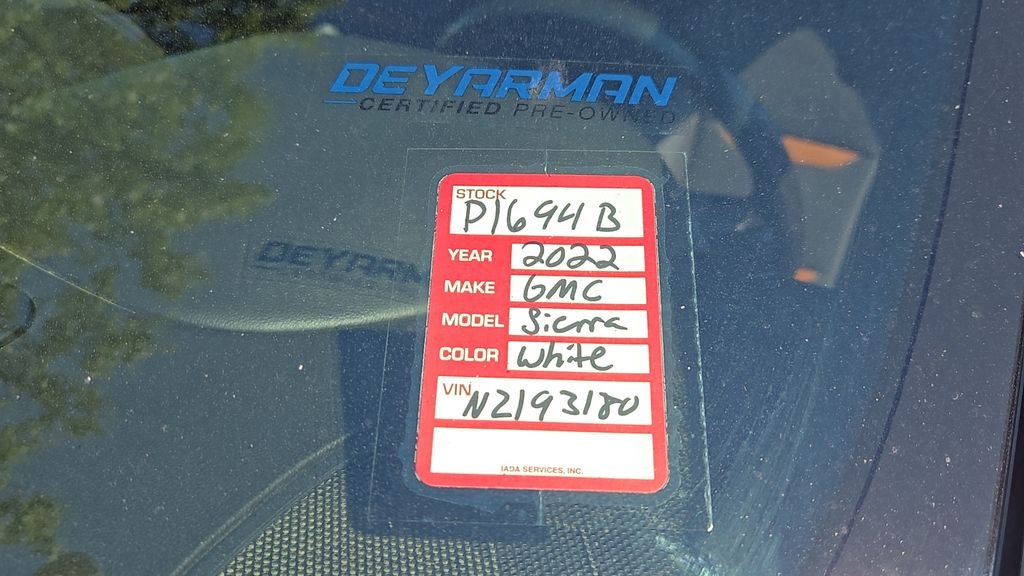 Used 2022 White GMC AT4 image 32