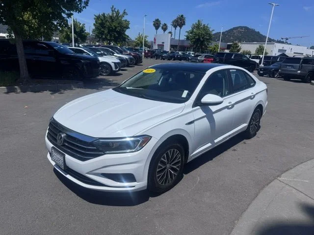 Used 2019 White Volkswagen SEL image 3