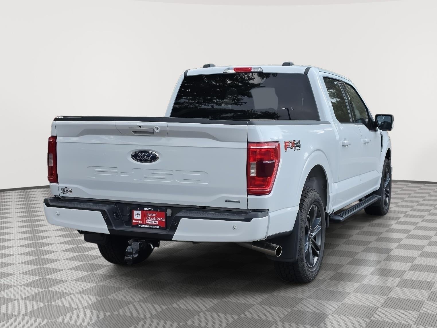 Used 2023 Oxford White Ford XLT image 12
