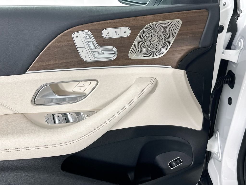 New 2026 Polar White Mercedes-Benz GLS 450 image 18