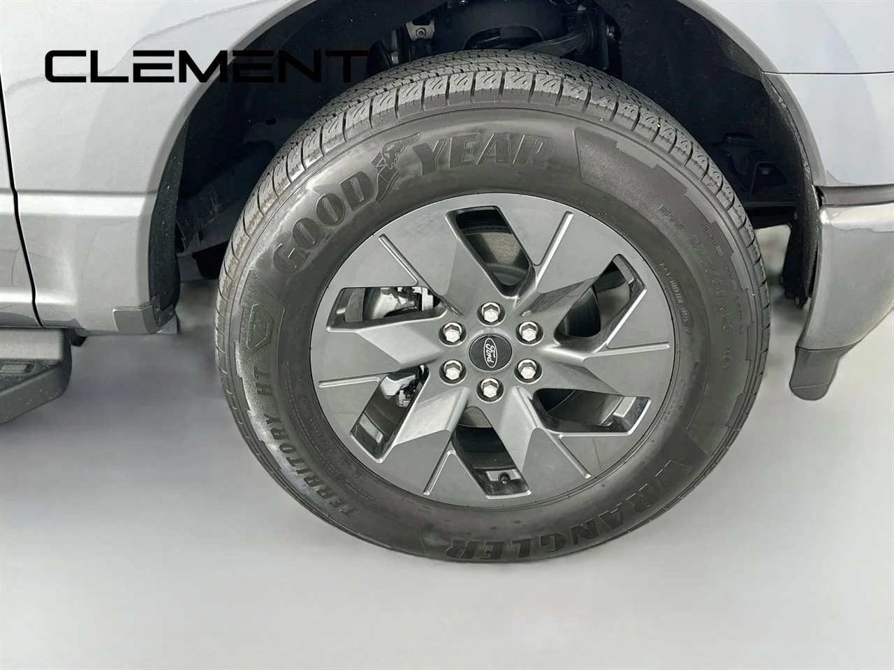 Used 2025 Gray Ford Lariat image 38